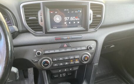 KIA Sportage IV рестайлинг, 2018 год, 2 050 000 рублей, 10 фотография