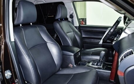 Toyota Land Cruiser Prado 150 рестайлинг 2, 2017 год, 5 699 000 рублей, 6 фотография