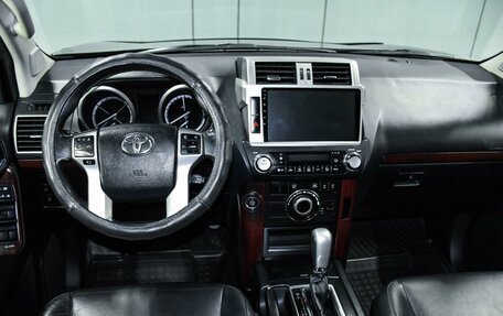 Toyota Land Cruiser Prado 150 рестайлинг 2, 2017 год, 5 699 000 рублей, 11 фотография