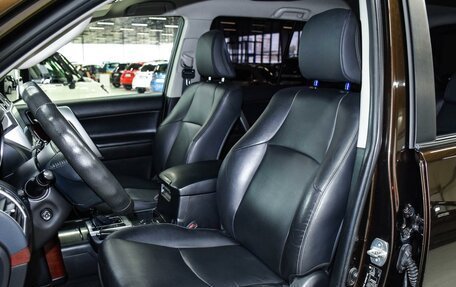 Toyota Land Cruiser Prado 150 рестайлинг 2, 2017 год, 5 699 000 рублей, 9 фотография