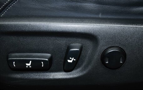 Toyota Land Cruiser Prado 150 рестайлинг 2, 2017 год, 5 699 000 рублей, 26 фотография
