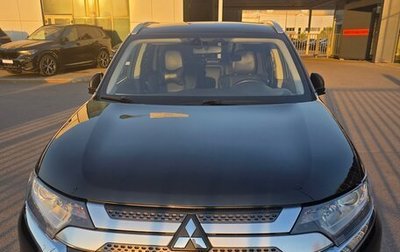 Mitsubishi Outlander III рестайлинг 3, 2019 год, 1 600 000 рублей, 1 фотография