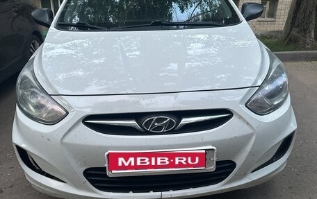 Hyundai Solaris II рестайлинг, 2014 год, 641 000 рублей, 1 фотография