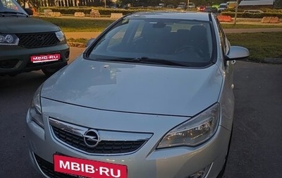 Opel Astra J, 2010 год, 700 000 рублей, 1 фотография