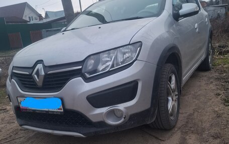 Renault Sandero II рестайлинг, 2015 год, 770 000 рублей, 2 фотография