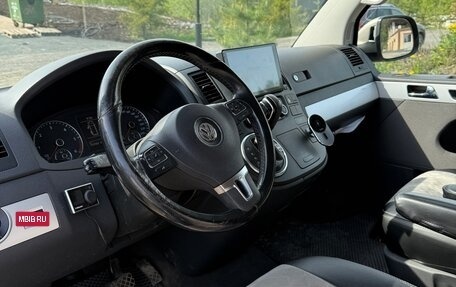 Volkswagen Multivan T5, 2010 год, 1 800 000 рублей, 3 фотография