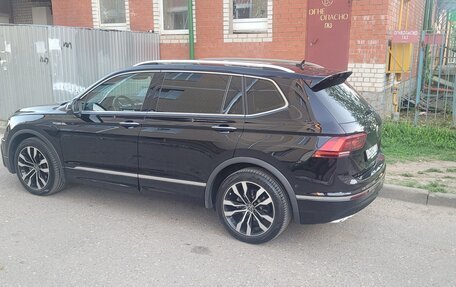 Volkswagen Tiguan II, 2021 год, 4 300 000 рублей, 5 фотография