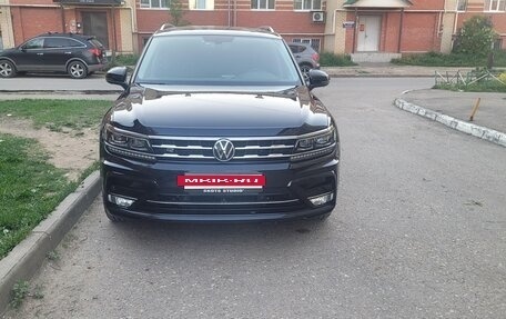 Volkswagen Tiguan II, 2021 год, 4 300 000 рублей, 2 фотография