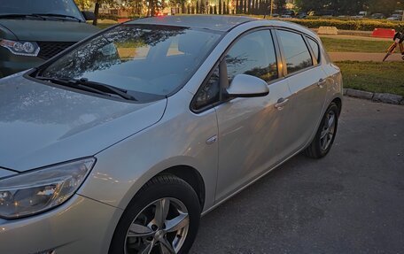 Opel Astra J, 2010 год, 700 000 рублей, 4 фотография