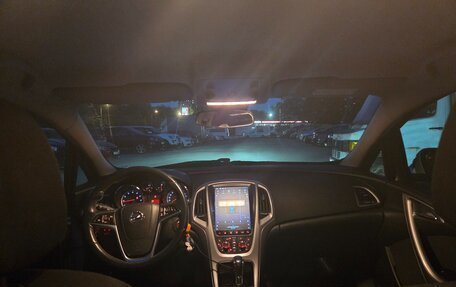 Opel Astra J, 2010 год, 700 000 рублей, 12 фотография