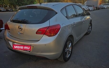 Opel Astra J, 2010 год, 700 000 рублей, 7 фотография
