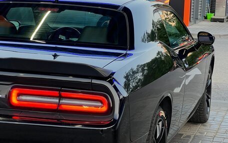 Dodge Challenger III рестайлинг 2, 2017 год, 3 280 000 рублей, 7 фотография