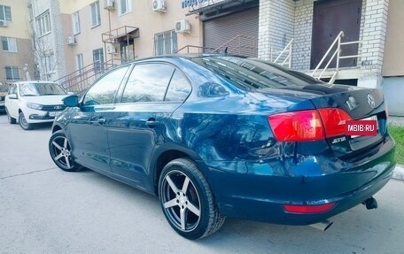 Volkswagen Jetta VI, 2013 год, 1 390 000 рублей, 4 фотография