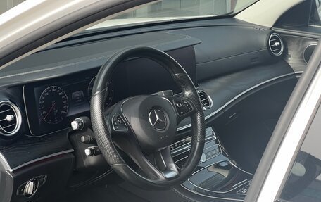 Mercedes-Benz E-Класс, 2016 год, 2 800 000 рублей, 10 фотография