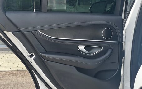 Mercedes-Benz E-Класс, 2016 год, 2 800 000 рублей, 21 фотография