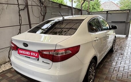 KIA Rio III рестайлинг, 2013 год, 940 000 рублей, 2 фотография