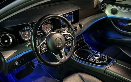Mercedes-Benz E-Класс, 2020 год, 3 100 000 рублей, 3 фотография