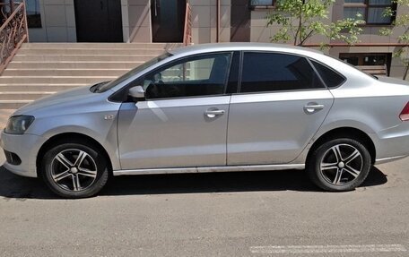 Volkswagen Polo VI (EU Market), 2015 год, 800 000 рублей, 3 фотография
