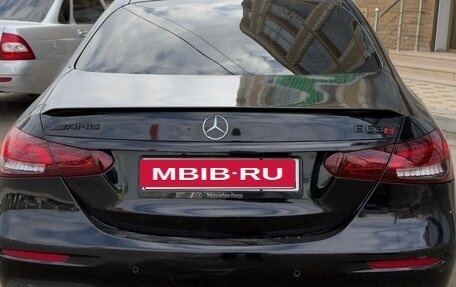 Mercedes-Benz E-Класс, 2020 год, 3 100 000 рублей, 5 фотография