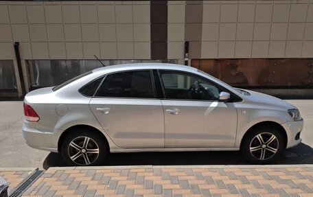 Volkswagen Polo VI (EU Market), 2015 год, 800 000 рублей, 5 фотография