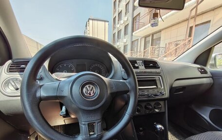 Volkswagen Polo VI (EU Market), 2015 год, 800 000 рублей, 4 фотография
