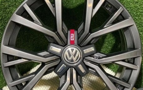 Volkswagen Tiguan I, 2015 год, 2 400 000 рублей, 13 фотография