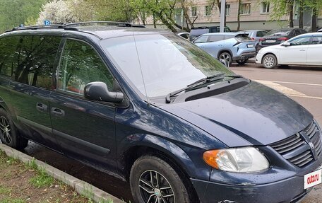 Dodge Caravan IV, 2004 год, 800 000 рублей, 3 фотография
