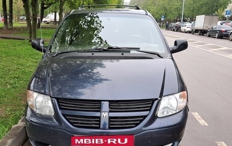 Dodge Caravan IV, 2004 год, 800 000 рублей, 2 фотография