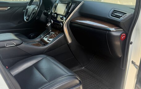 Toyota Alphard III, 2017 год, 3 550 000 рублей, 6 фотография
