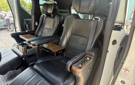 Toyota Alphard III, 2017 год, 3 550 000 рублей, 10 фотография