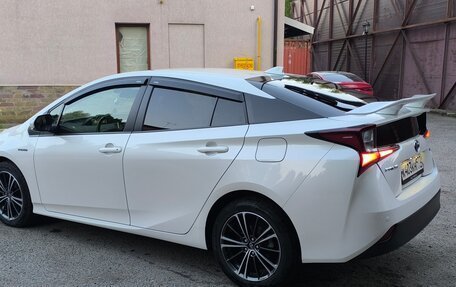 Toyota Prius IV XW50, 2020 год, 3 050 000 рублей, 7 фотография