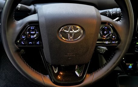Toyota Prius IV XW50, 2020 год, 3 050 000 рублей, 19 фотография