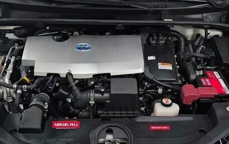 Toyota Prius IV XW50, 2020 год, 3 050 000 рублей, 29 фотография