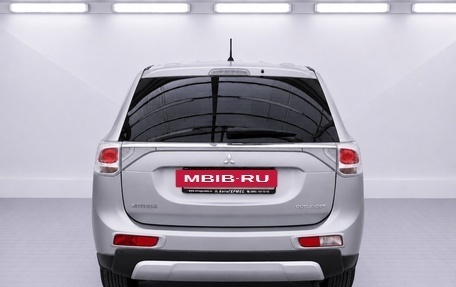 Mitsubishi Outlander III рестайлинг 3, 2014 год, 1 350 000 рублей, 3 фотография