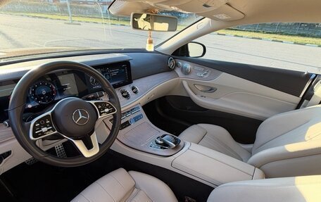 Mercedes-Benz E-Класс, 2019 год, 4 100 000 рублей, 6 фотография