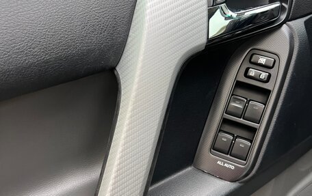 Toyota Land Cruiser Prado 150 рестайлинг 2, 2009 год, 2 350 000 рублей, 6 фотография