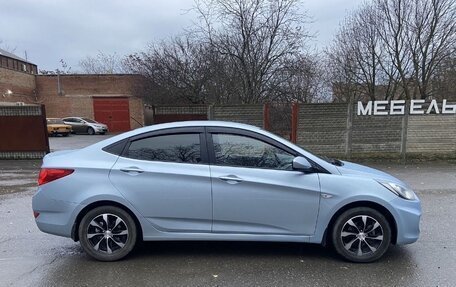 Hyundai Solaris II рестайлинг, 2011 год, 650 000 рублей, 6 фотография