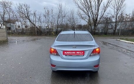Hyundai Solaris II рестайлинг, 2011 год, 650 000 рублей, 4 фотография