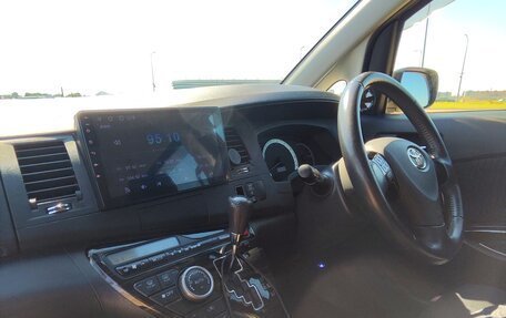 Toyota ISis I, 2012 год, 1 400 000 рублей, 23 фотография