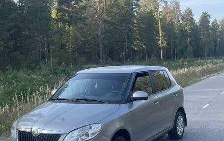 Skoda Fabia II, 2011 год, 450 000 рублей, 2 фотография