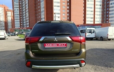 Mitsubishi Outlander III рестайлинг 3, 2015 год, 1 900 000 рублей, 7 фотография
