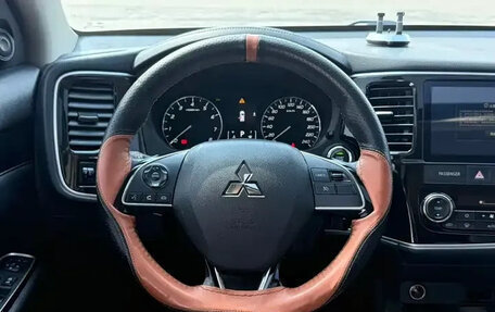 Mitsubishi Outlander III рестайлинг 3, 2022 год, 1 890 002 рублей, 14 фотография