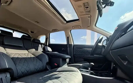 Mitsubishi Outlander III рестайлинг 3, 2022 год, 1 890 002 рублей, 12 фотография