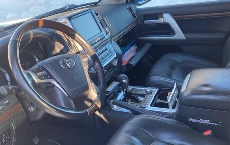 Toyota Land Cruiser 200, 2020 год, 6 850 000 рублей, 9 фотография