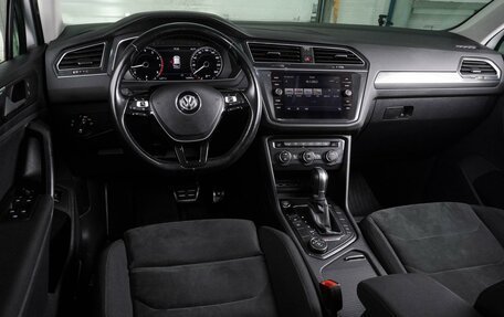 Volkswagen Tiguan II, 2018 год, 2 547 000 рублей, 6 фотография