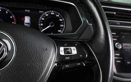 Volkswagen Tiguan II, 2018 год, 2 547 000 рублей, 17 фотография