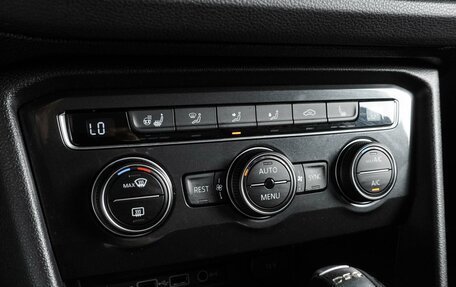 Volkswagen Tiguan II, 2018 год, 2 547 000 рублей, 20 фотография