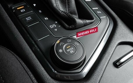 Volkswagen Tiguan II, 2018 год, 2 547 000 рублей, 21 фотография