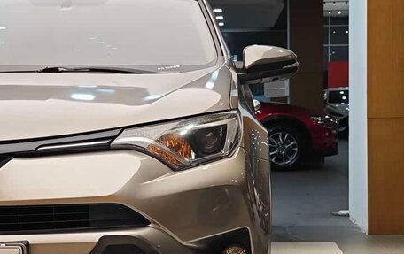 Toyota RAV4, 2019 год, 1 700 000 рублей, 2 фотография