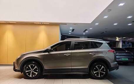 Toyota RAV4, 2019 год, 1 700 000 рублей, 6 фотография